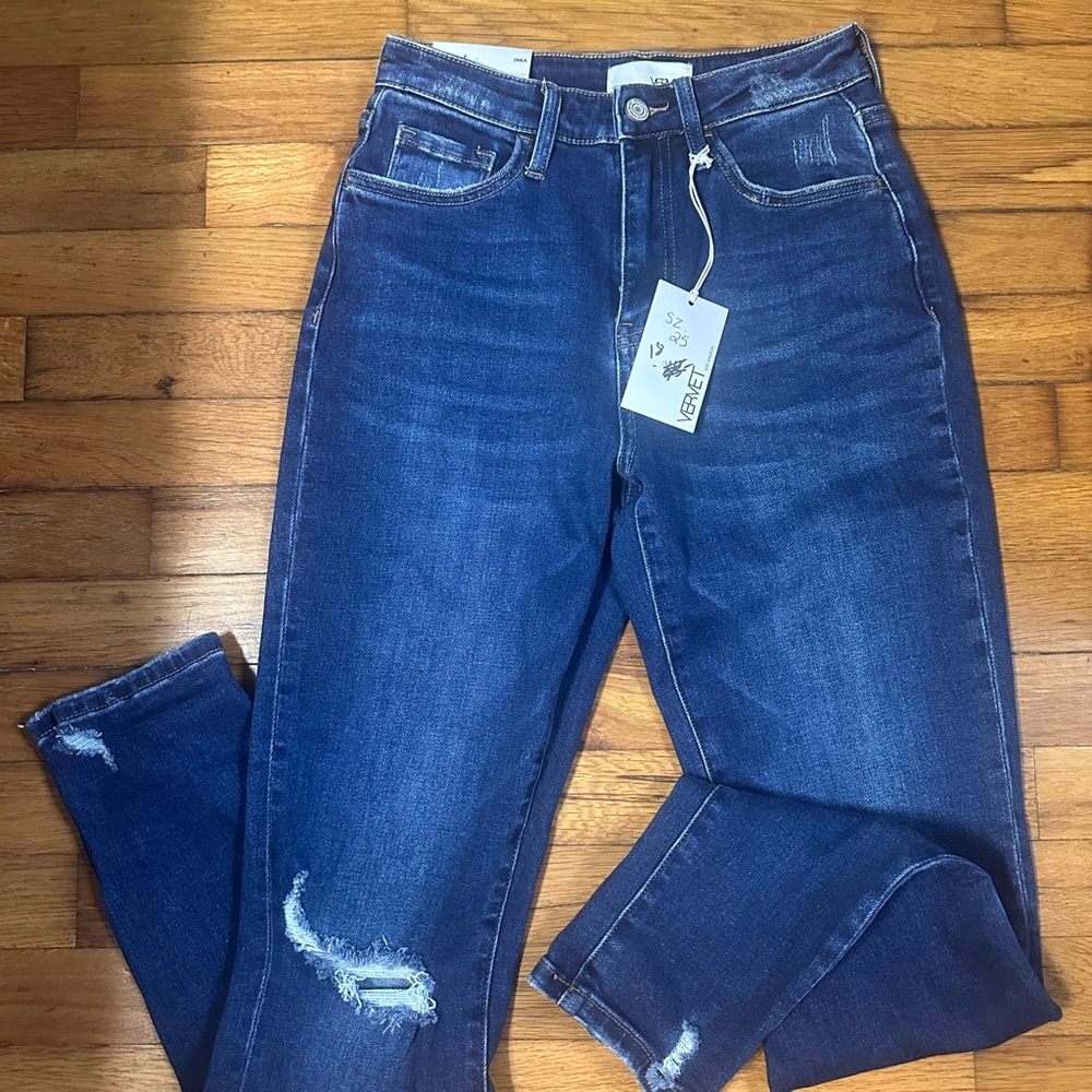 Vervet Skinny Jeans with Distressed Detail